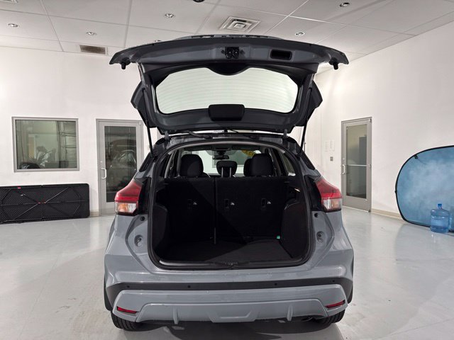 Used 2023 Nissan Kicks SV FWD image 11
