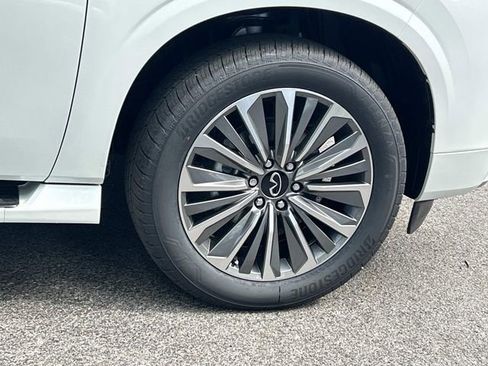 New 2026 INFINITI QX80 Luxe RWD image 9
