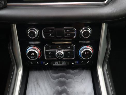 Used 2023 GMC Yukon XL Denali w/ Denali Reserve Package image 29
