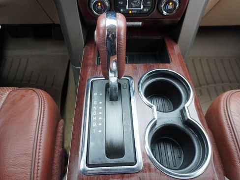 Used 2013 Ford F150 King Ranch w/ King Ranch Luxury Pkg image 16