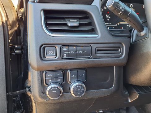 Used 2024 GMC Yukon SLE image 27