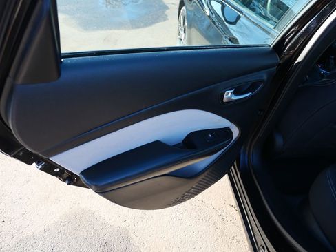 Used 2015 Dodge Dart SXT image 17