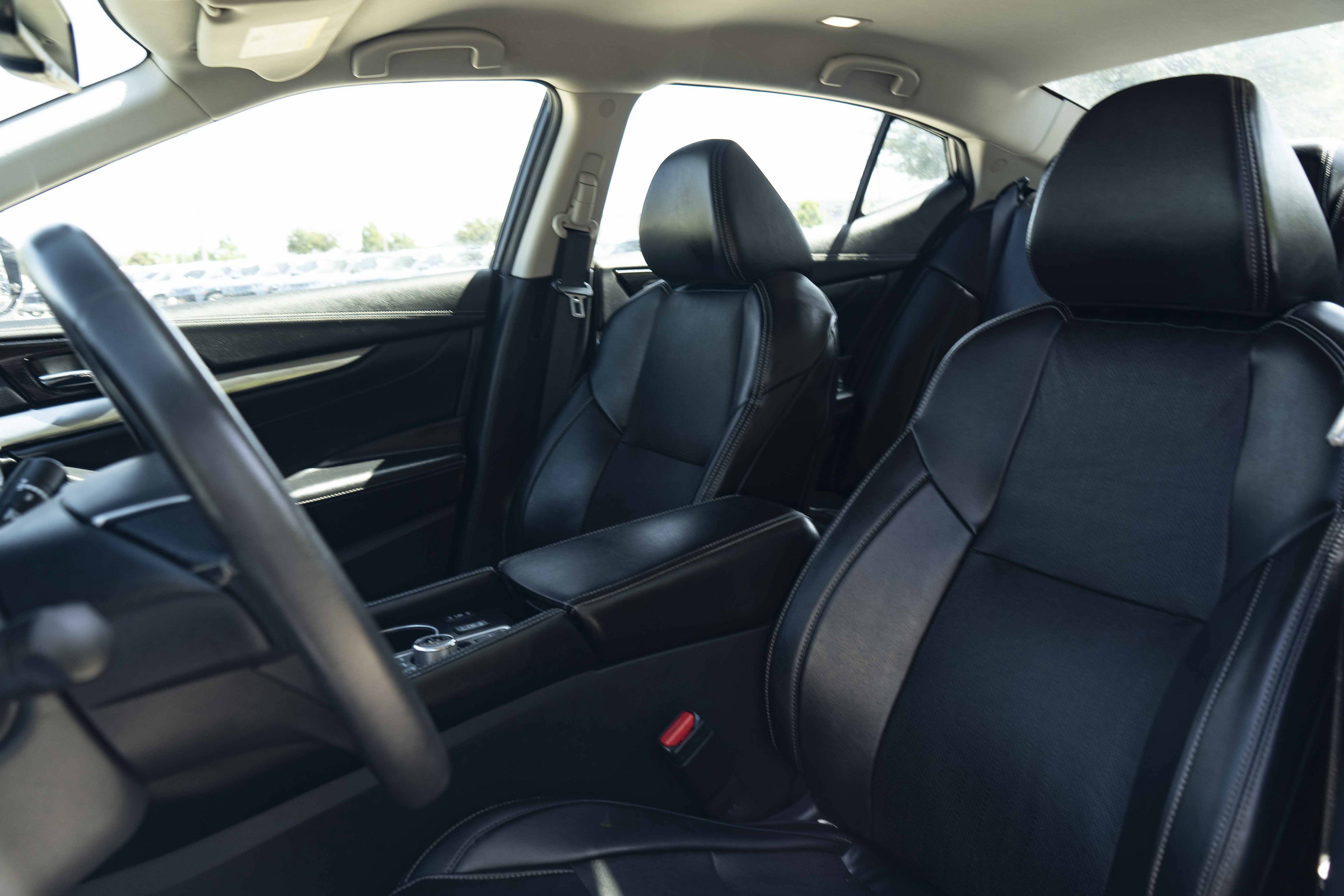 Used 2023 Nissan Maxima SV w/ Floor Mat Group FWD image 16