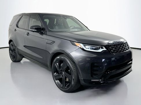 New 2025 Land Rover Discovery Dynamic SE image 3