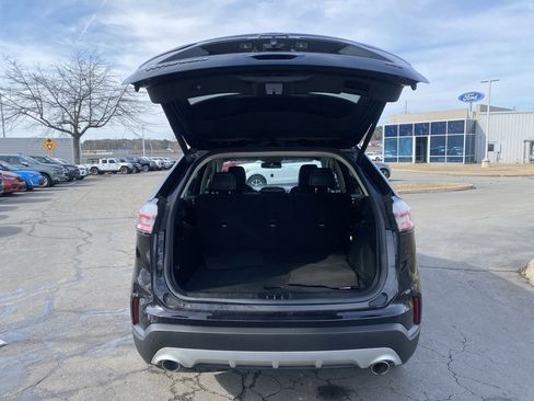 Used 2022 Ford Edge Titanium image 9