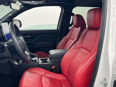 Used 2024 Toyota Tacoma TRD Off-Road w/ TRD Off Road Upgrade Package image 8