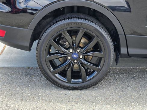Certified 2018 Ford Escape SE w/ SE Sport Appearance Package AWD/4WD image 10