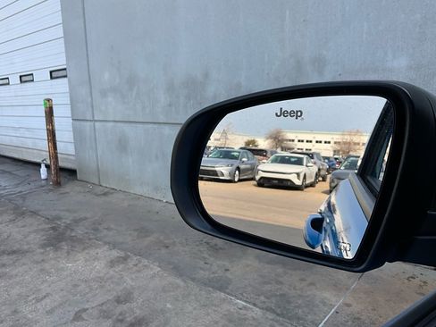 Used 2025 Jeep Compass Trailhawk w/ Trailer Tow Group image 18