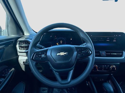 Used 2025 Chevrolet TrailBlazer LS w/ LS Convenience Package image 11