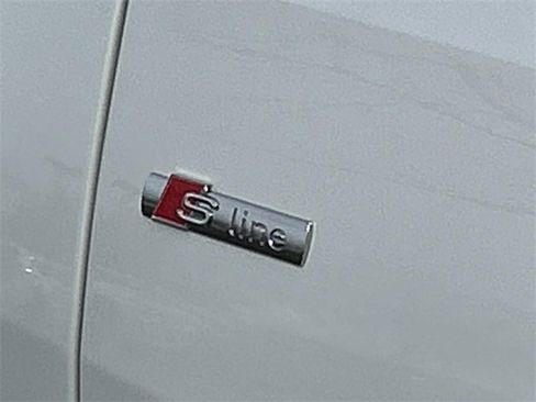 Used 2020 Audi Q8 Premium Plus w/ Premium Plus Package image 12