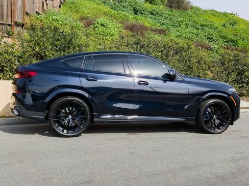 New 2026 BMW X6 xDrive40i w/ Climate Comfort Package image 4