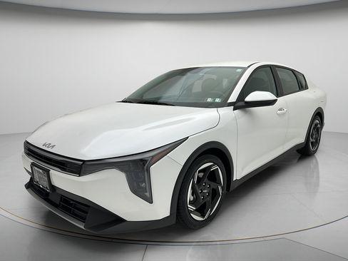 Used 2025 Kia K4 EX FWD image 3