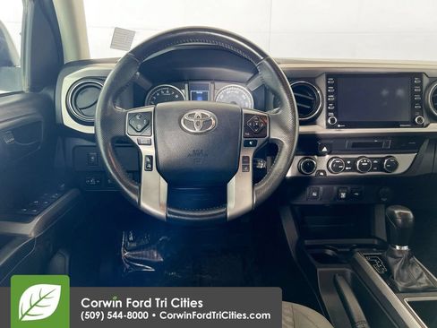 Used 2022 Toyota Tacoma SR5 AWD/4WD image 23