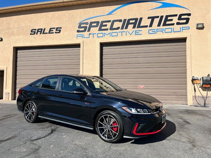 Used 2025 Volkswagen Jetta GLI Autobahn FWD image 1