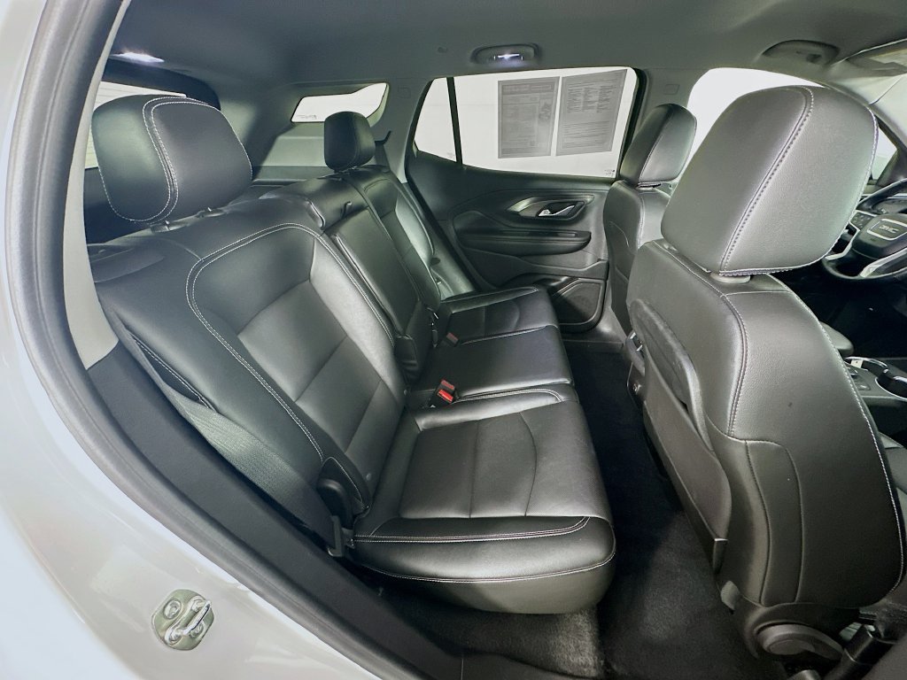 Used 2024 GMC Terrain SLT FWD image 33