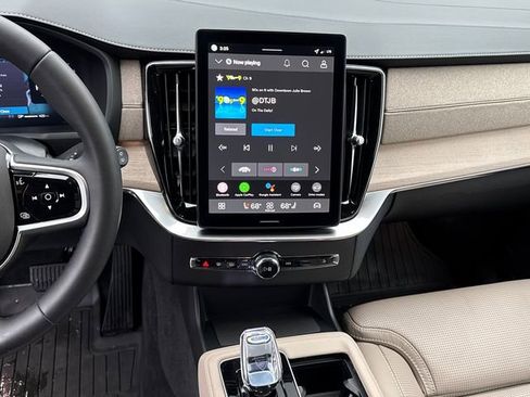 Used 2026 Volvo XC90 B6 Ultra w/ Protection Package image 20