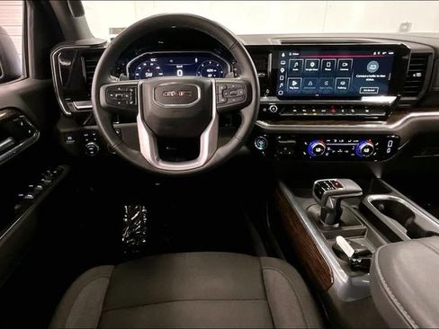 Used 2025 GMC Sierra 1500 Elevation AWD/4WD image 6