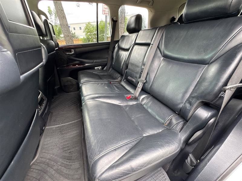Used 2014 Lexus LX 570 4WD w/ Luxury Package image 36