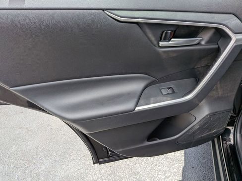 Used 2025 Toyota RAV4 XLE image 20