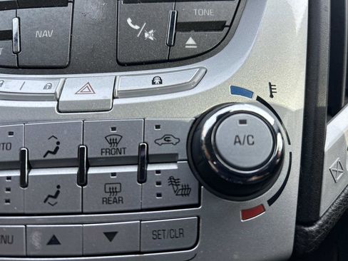 Used 2013 GMC Terrain SLE w/ Chrome and Technology Package image 28