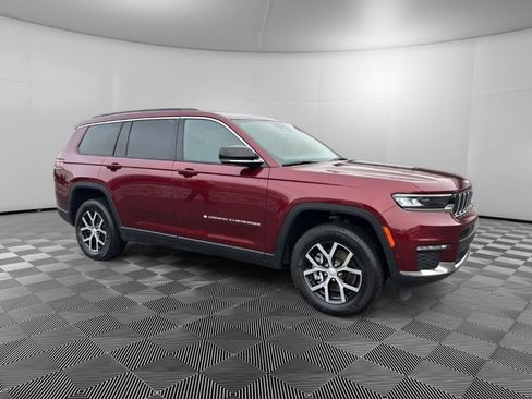 Used 2024 Jeep Grand Cherokee L Limited w/ Luxury Tech Group II image 2