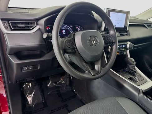 Used 2024 Toyota RAV4 LE AWD/4WD image 17