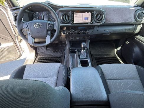 Certified 2023 Toyota Tacoma TRD Off-Road image 26
