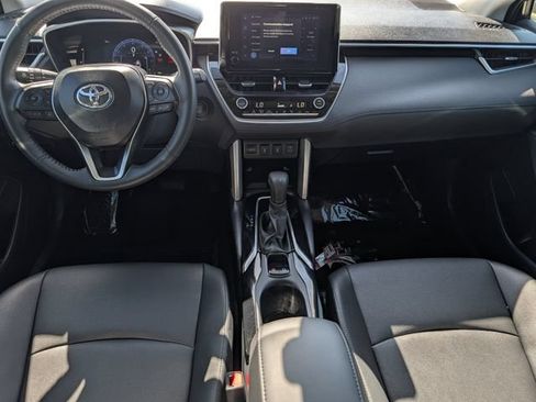 Used 2024 Toyota Corolla Cross XLE w/ Convenience Package FWD image 11