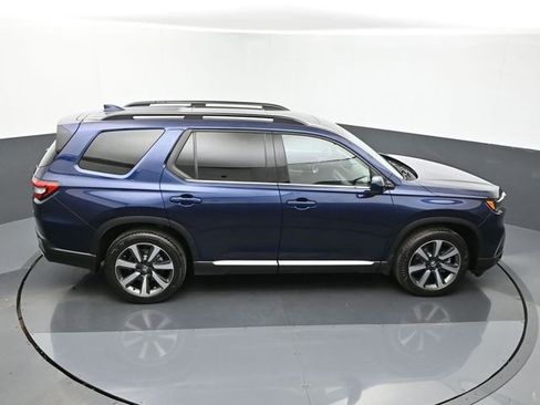 Used 2025 Honda Pilot Elite image 18
