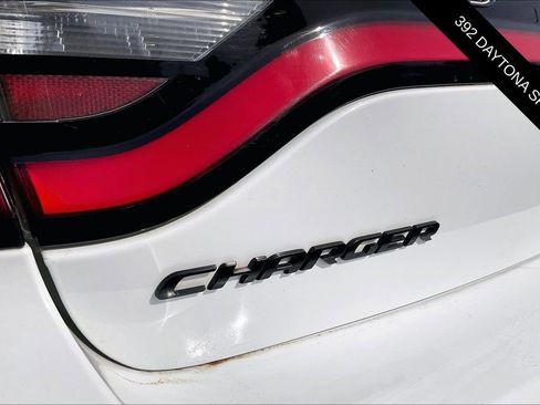 Used 2017 Dodge Charger R/T RWD image 13