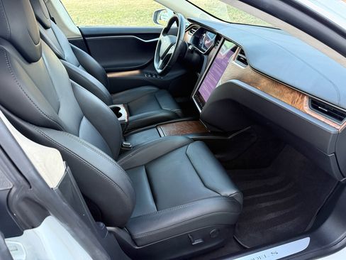 Used 2018 Tesla Model S 100D image 32