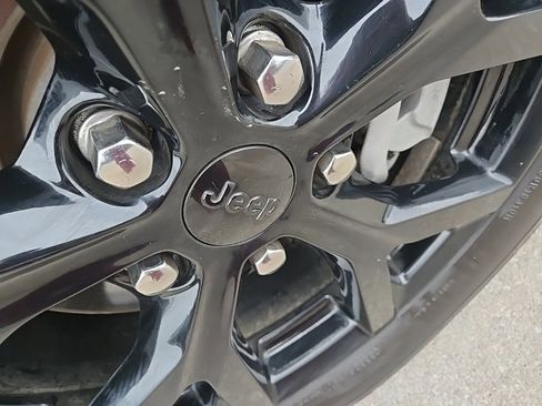 Used 2024 Jeep Grand Cherokee Altitude image 26