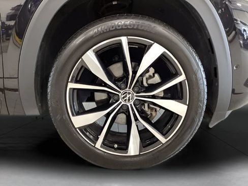 Certified 2026 Volkswagen Atlas Cross Sport SEL Premium R-Line w/ MDO Package AWD/4WD image 24