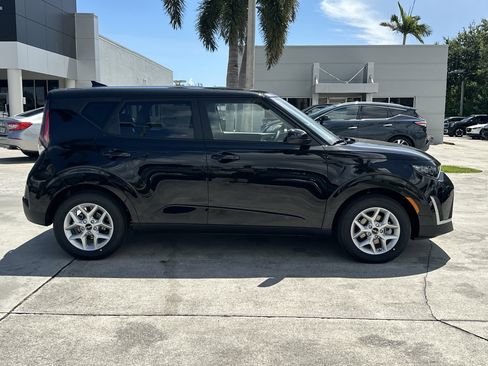 New 2025 Kia Soul LX w/ LX Technology Package image 5