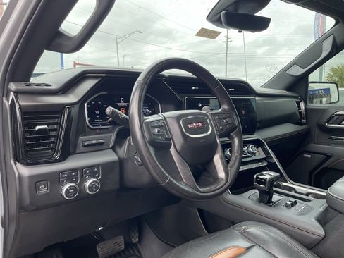 Used 2022 GMC Sierra 1500 AT4 w/ AT4 Premium Package image 9