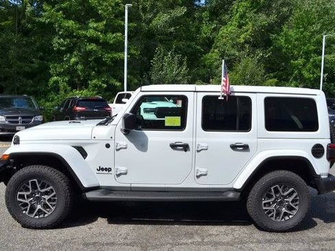 New 2026 Jeep Wrangler Unlimited Sahara AWD/4WD image 5