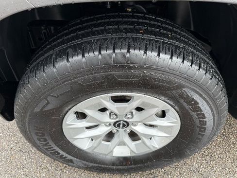 Used 2025 Nissan Frontier S w/ S Utility Package image 33