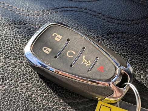 Used 2018 Chevrolet Equinox LT w/ Sun & Infotainment Package image 42