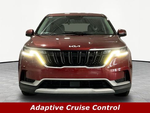 Used 2022 Kia Carnival EX FWD image 2