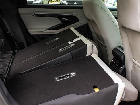 Used 2023 Land Rover Range Rover Evoque S AWD/4WD image 38