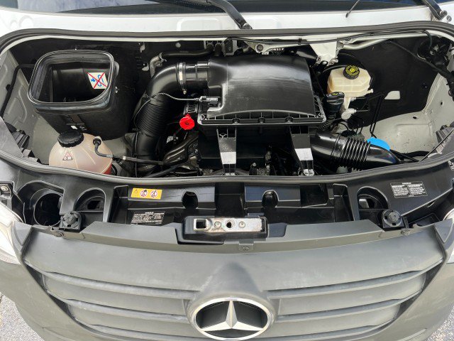 Used 2019 Mercedes-Benz Sprinter 2500 image 32