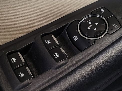 Used 2019 Ford Edge SE FWD image 27