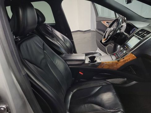 Used 2018 Lincoln MKX Select w/ Select Plus Package image 22