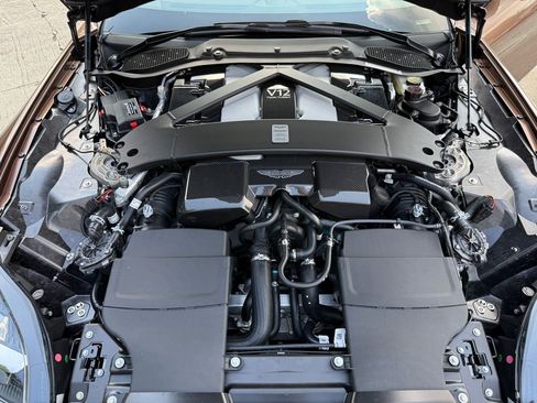 New 2025 Aston Martin Vanquish image 47