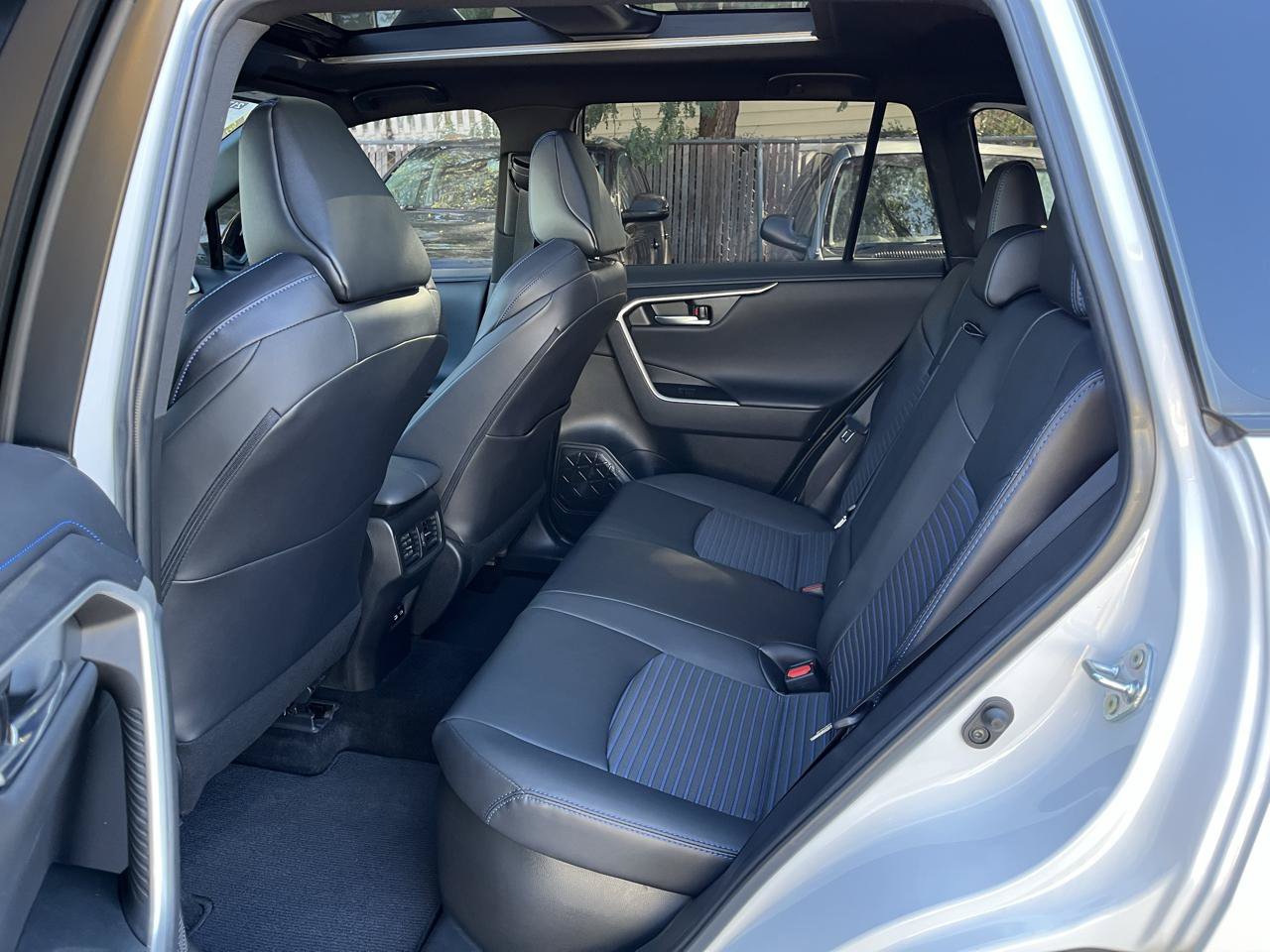 Used 2023 Toyota RAV4 XSE AWD/4WD image 19