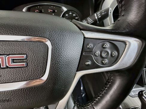 Used 2017 GMC Acadia SLT FWD image 19