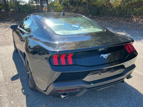 Used 2024 Ford Mustang Coupe image 44