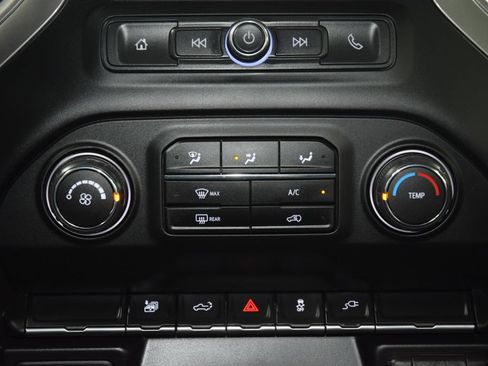 Used 2022 Chevrolet Silverado 2500 Custom w/ Custom Value Package AWD/4WD image 35