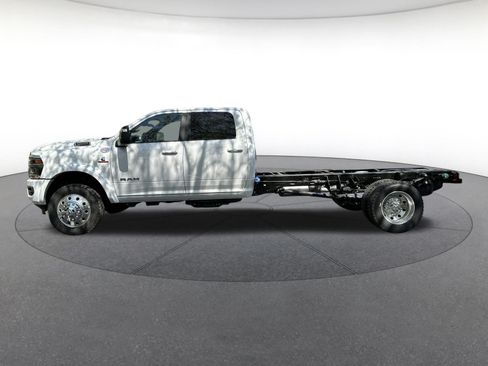 New 2026 RAM 5500 4x4 Crew Cab w/ Laramie Trim Package image 2