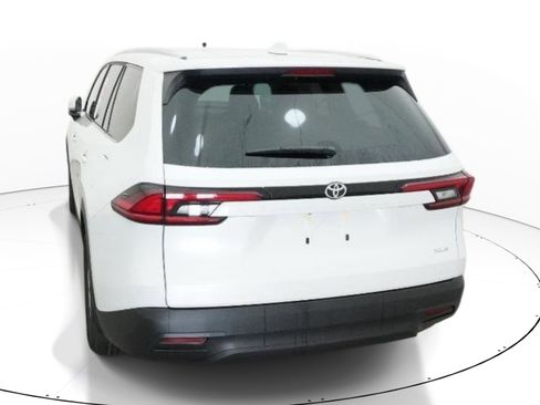 New 2026 Toyota Grand Highlander FWD image 6